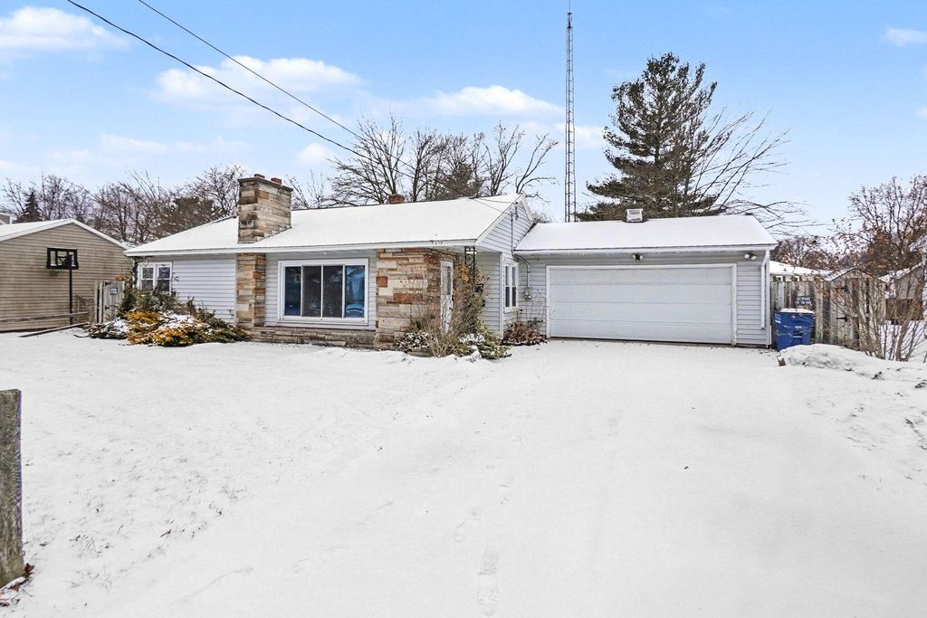 Photo of 2967 Maple Grove Road, Muskegon, MI 49441 (MLS # 26007079)