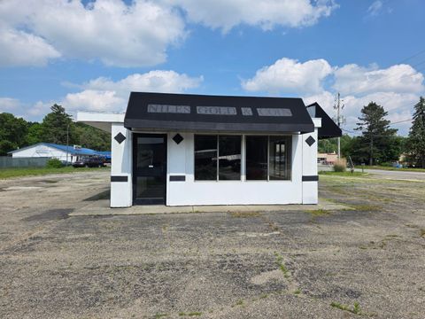 2645 S 11th Street Niles MI 49120