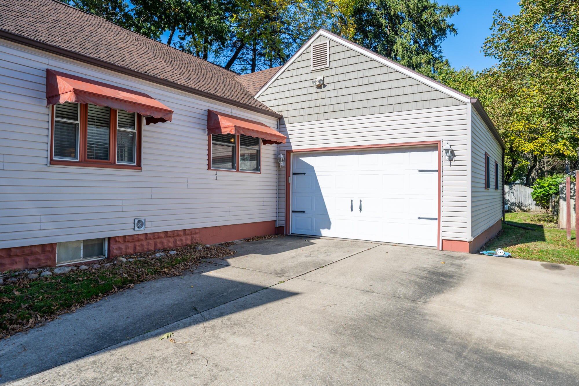 406 W 3rd Street