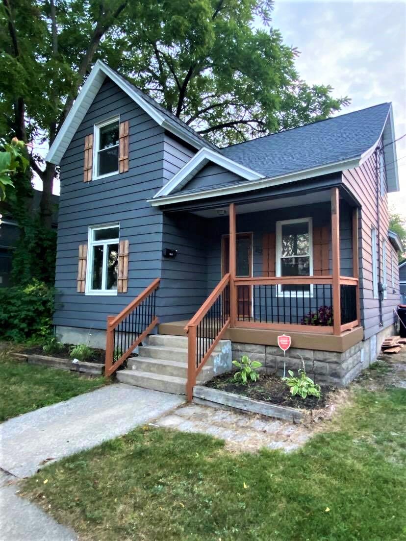 Photo 1 of 25 — 422 Washington Avenue, Holland, MI 49423