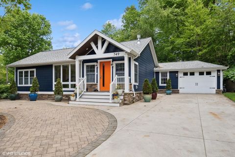 749 Holland Street Saugatuck MI 49453