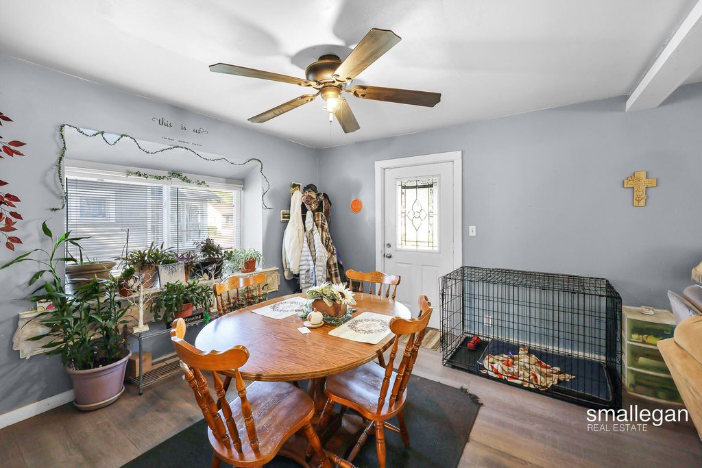 Photo of 1085 E Larch Avenue, Muskegon, MI 49442 (MLS # 25055815)