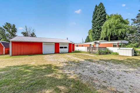 Photo of 6402 S Oceana Drive, Rothbury, MI 49452 (MLS # 26038147)