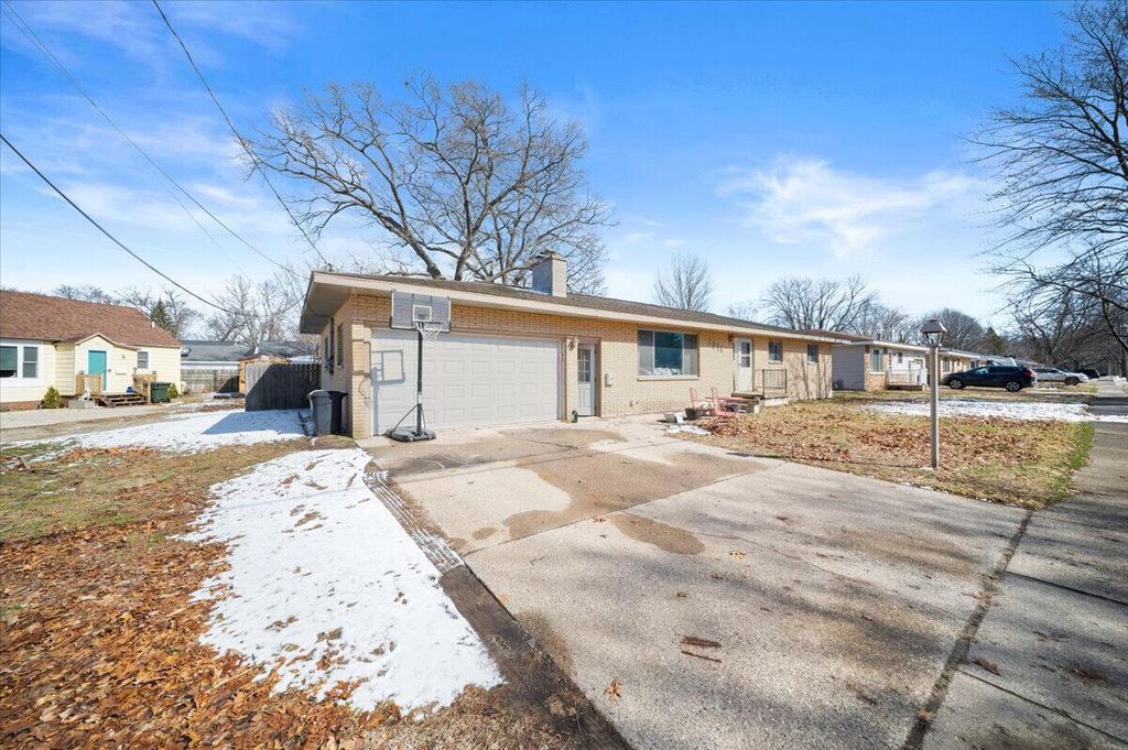 Photo of 1974 Crozier Avenue, Muskegon, MI 49441 (MLS # 26007555)