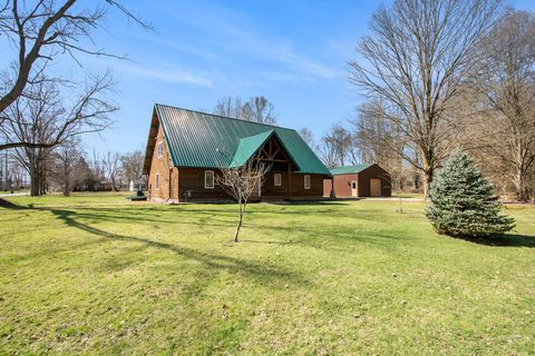 426 Elizabeth Street Buchanan MI 49107