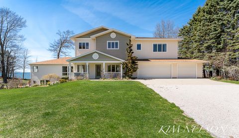 Photo of 8937 S Indian Hills Road, Montague, MI 49437 (MLS # 26017917)