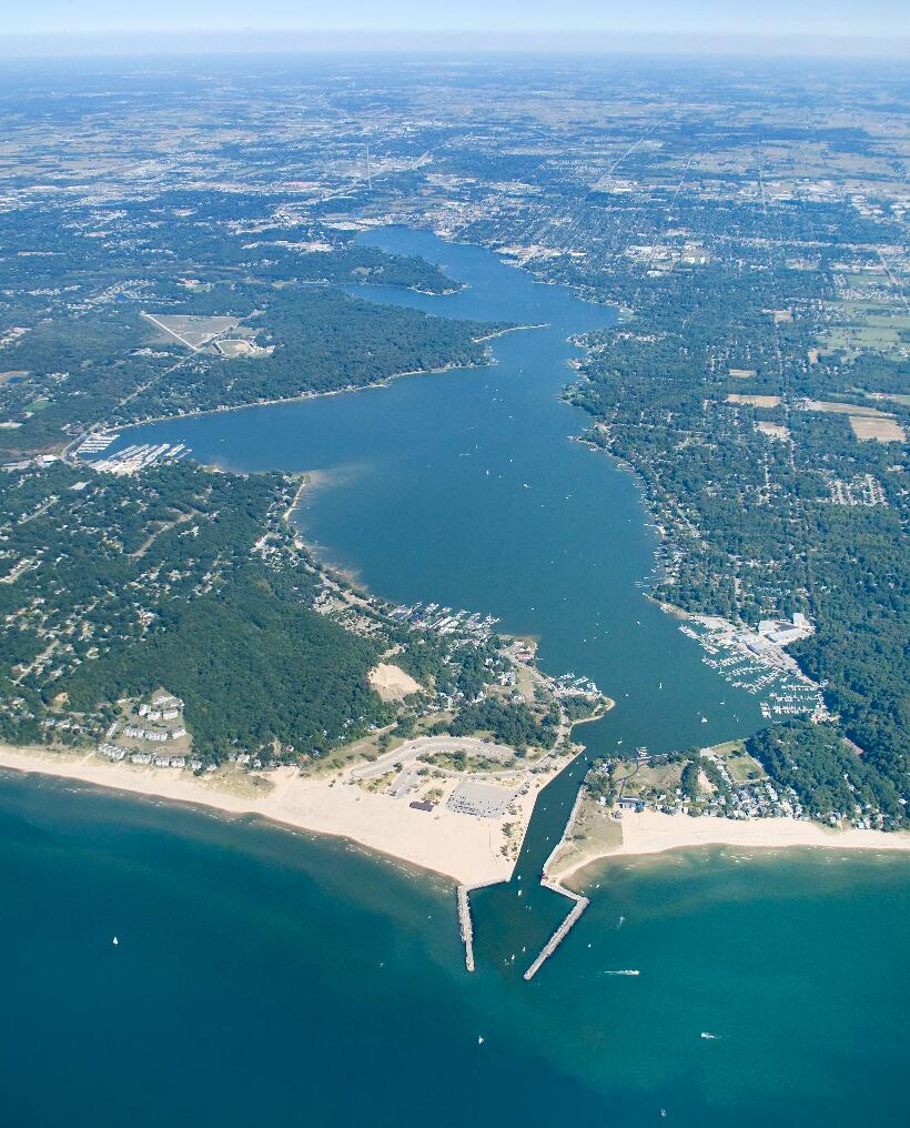 Holland, Michigan 49424, United States, 4 Bedrooms Bedrooms, ,3 BathroomsBathrooms,Residential,Active,257538