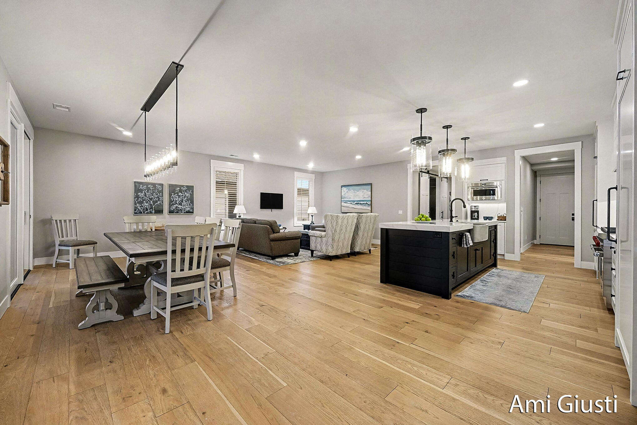 Holland, Michigan 49424, United States, 4 Bedrooms Bedrooms, ,3 BathroomsBathrooms,Residential,Active,257538