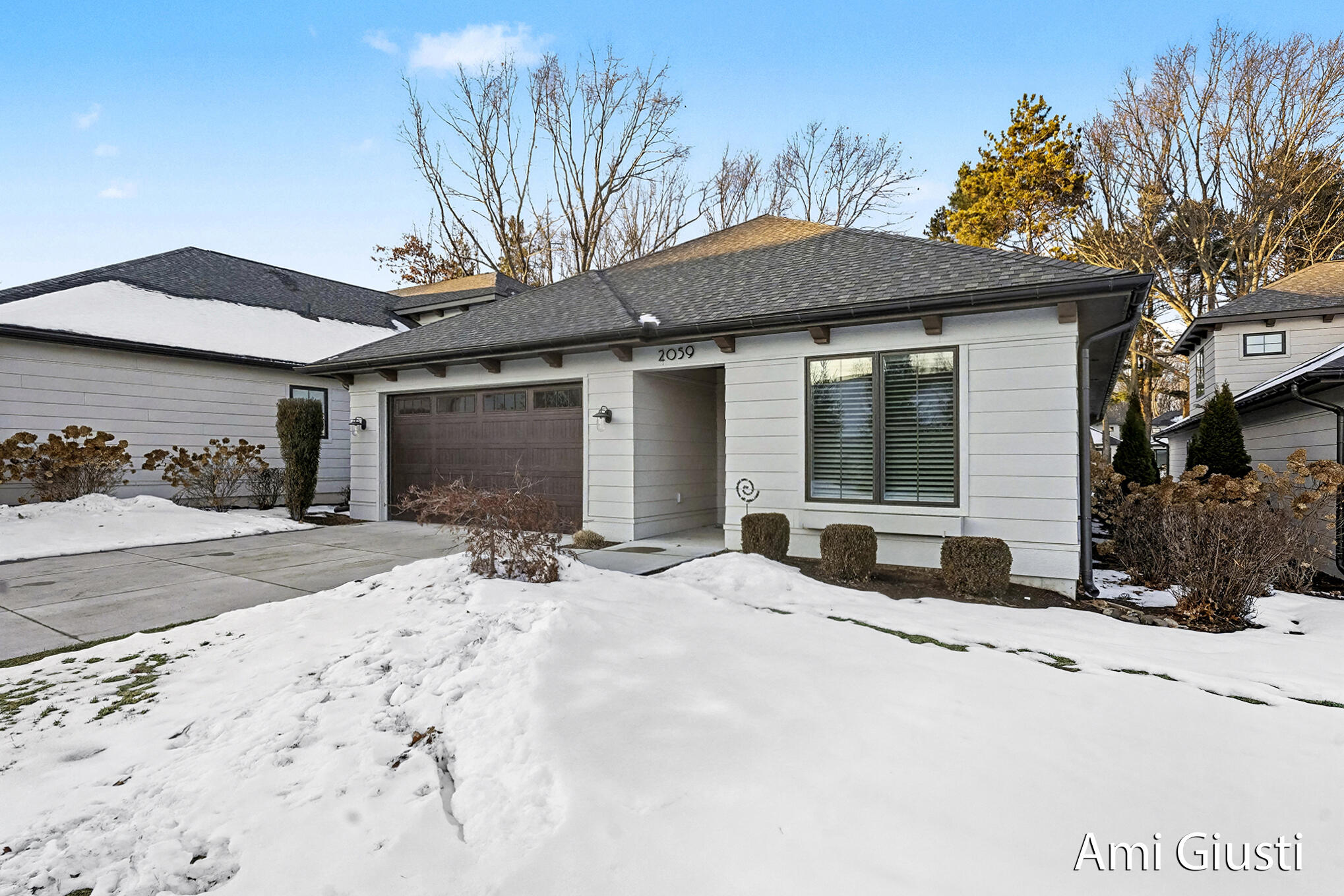 Holland, Michigan 49424, United States, 4 Bedrooms Bedrooms, ,3 BathroomsBathrooms,Residential,Active,257538