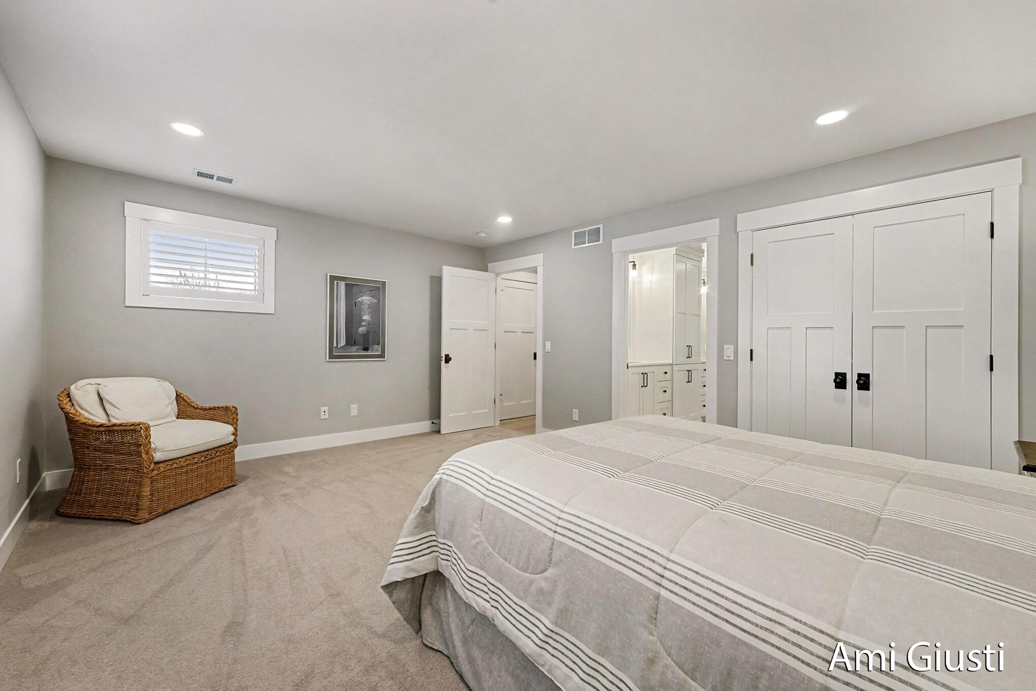 Holland, Michigan 49424, United States, 4 Bedrooms Bedrooms, ,3 BathroomsBathrooms,Residential,Active,257538