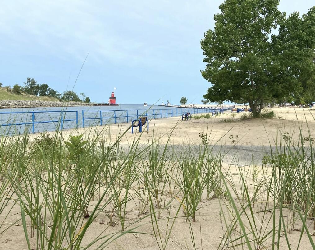 Holland, Michigan 49424, United States, 4 Bedrooms Bedrooms, ,3 BathroomsBathrooms,Residential,Active,257538