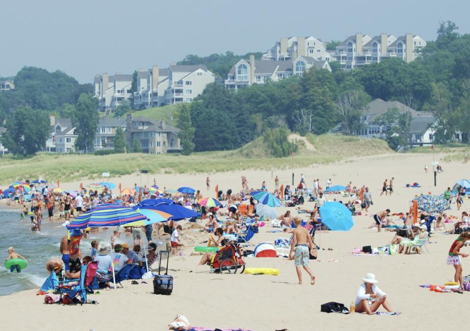 Holland, Michigan 49424, United States, 4 Bedrooms Bedrooms, ,3 BathroomsBathrooms,Residential,Active,257538