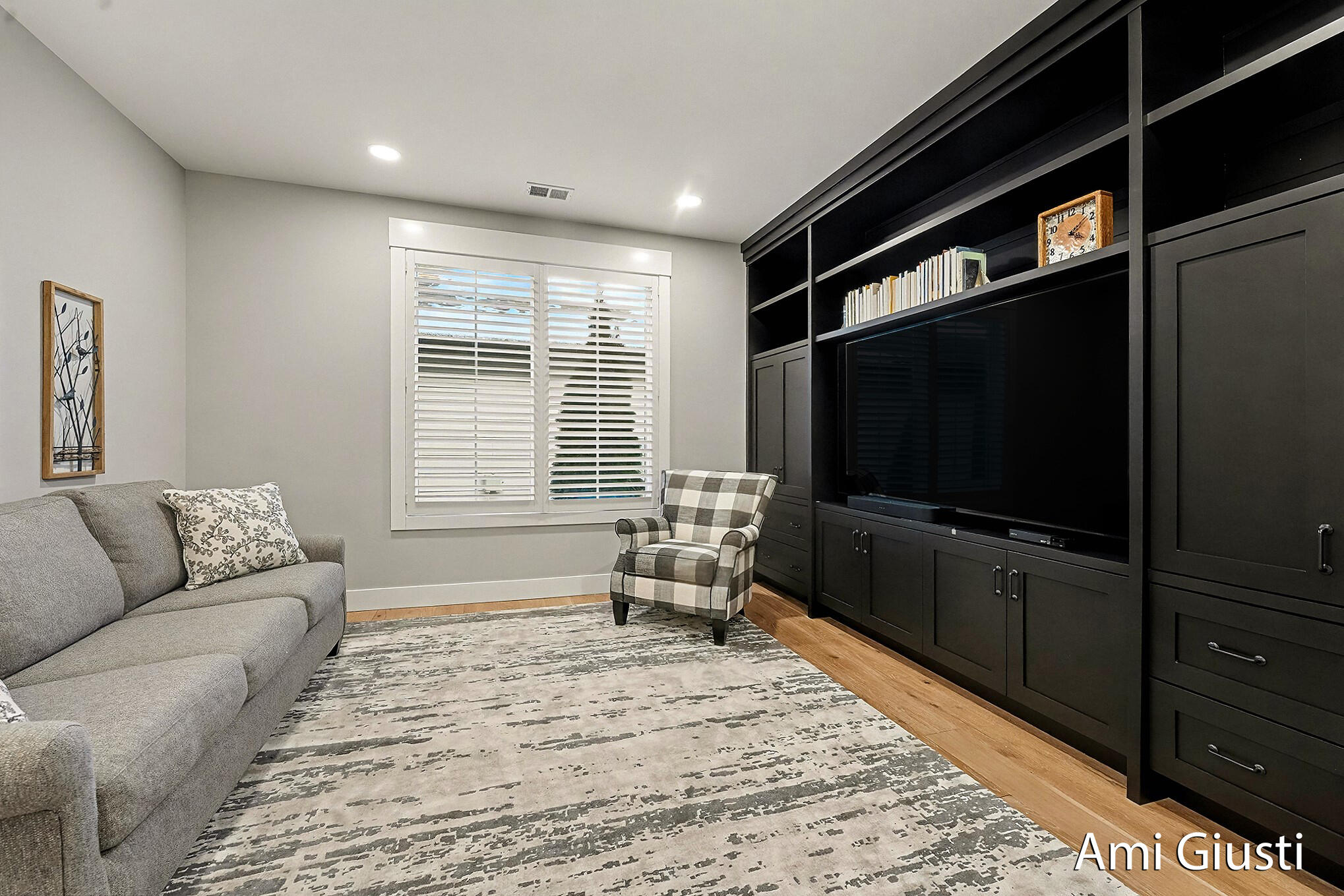 Holland, Michigan 49424, United States, 4 Bedrooms Bedrooms, ,3 BathroomsBathrooms,Residential,Active,257538