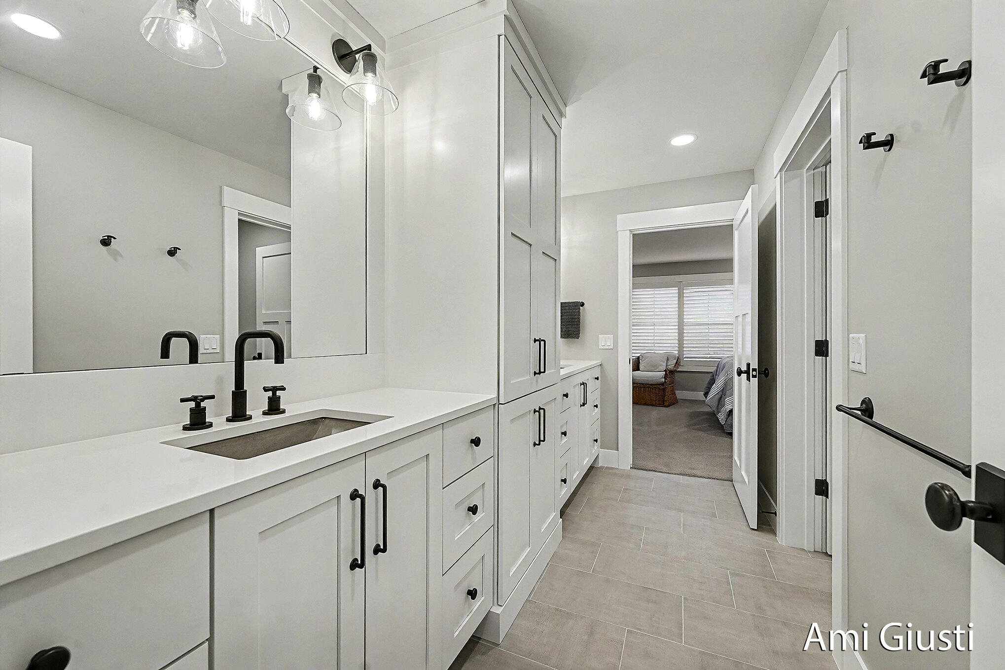 Holland, Michigan 49424, United States, 4 Bedrooms Bedrooms, ,3 BathroomsBathrooms,Residential,Active,257538