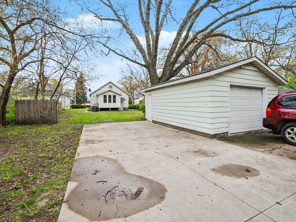 Photo of 1656 Park Street, Muskegon, MI 49441 (MLS # 26021963)