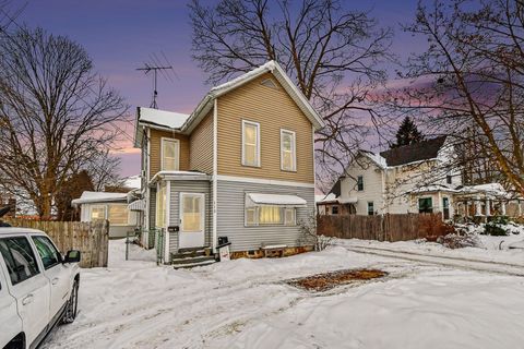 Photo of 118 N Hudson Street SE, Lowell, MI 49331 (MLS # 26004214)