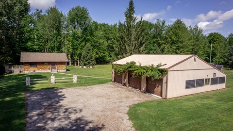 Photo of 1442 W Tyler Road, Hart, MI 49420 (MLS # 26051822)