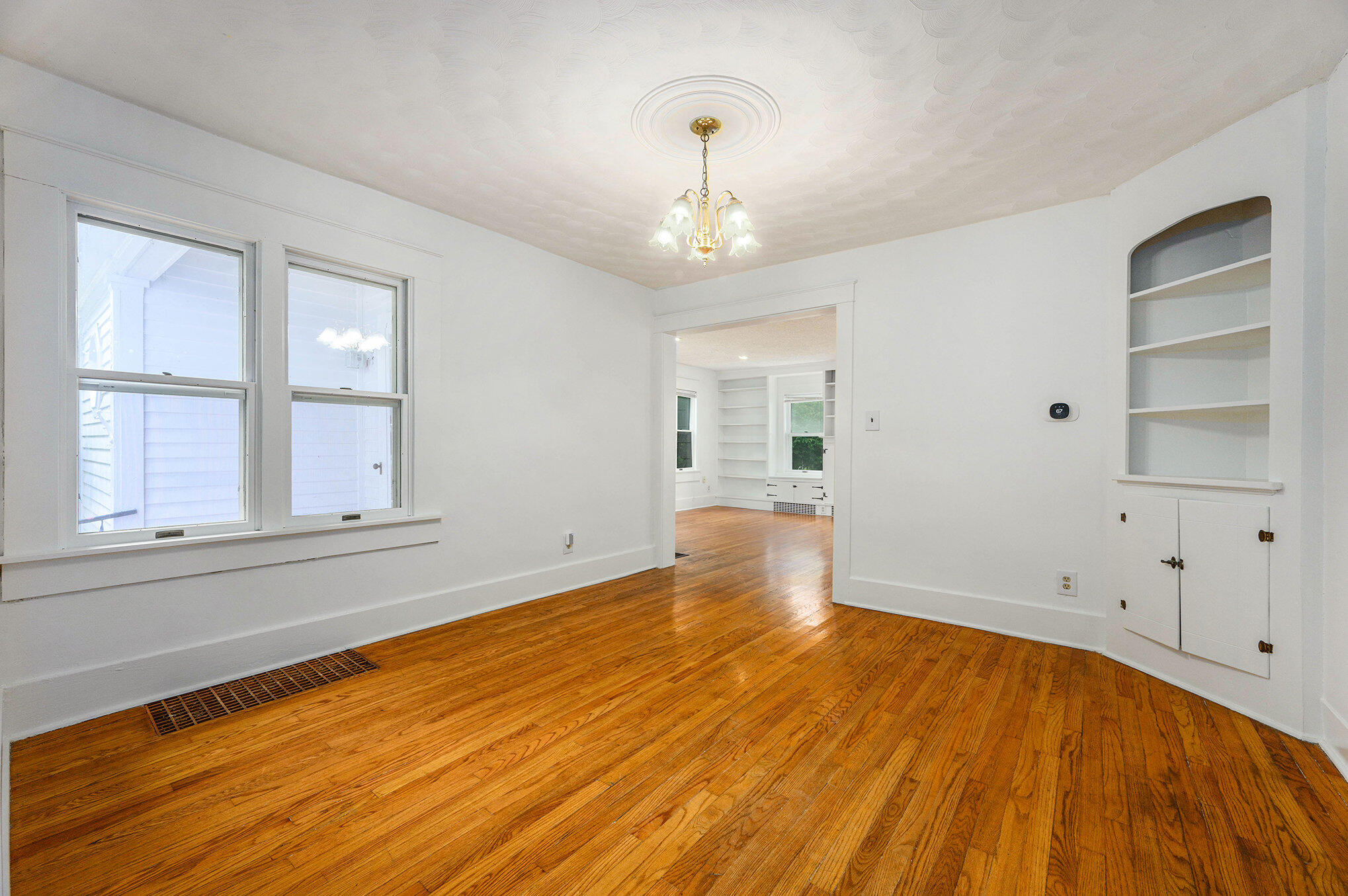 Kalamazoo, Michigan 49008, United States, 4 Bedrooms Bedrooms, ,3 BathroomsBathrooms,Residential,Active,200281