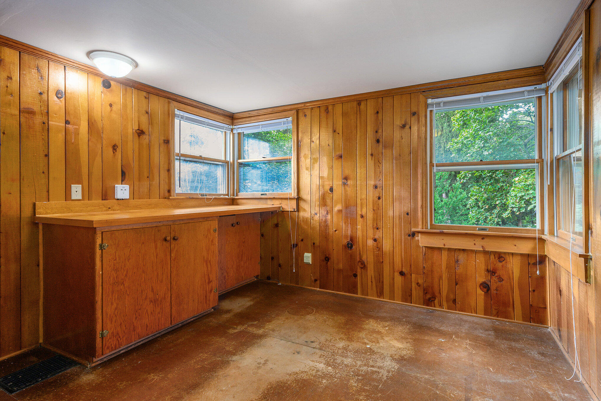 Kalamazoo, Michigan 49008, United States, 4 Bedrooms Bedrooms, ,3 BathroomsBathrooms,Residential,Active,200281