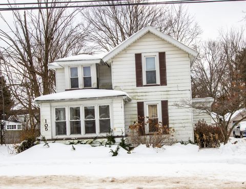 105 W Telegraph Street Dowagiac MI 49047