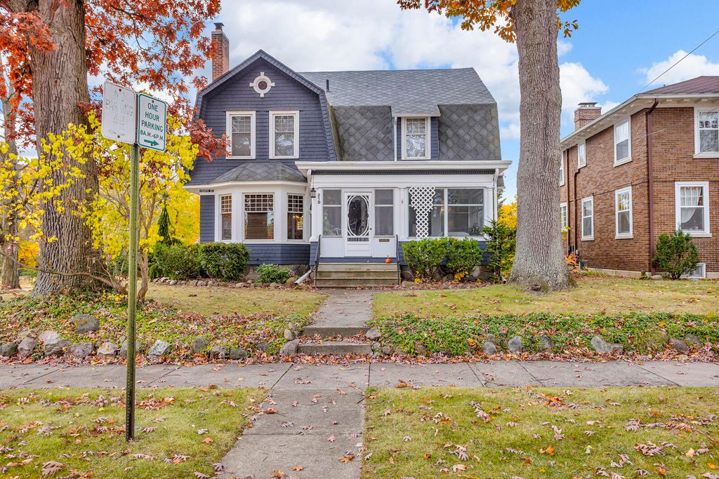 Photo of 218 4th Street, Jackson, MI 49201 (MLS # 26005797)