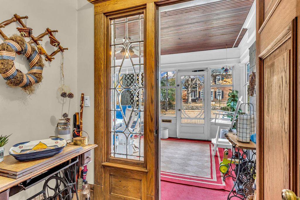 Photo of 218 4th Street, Jackson, MI 49201 (MLS # 26005797)