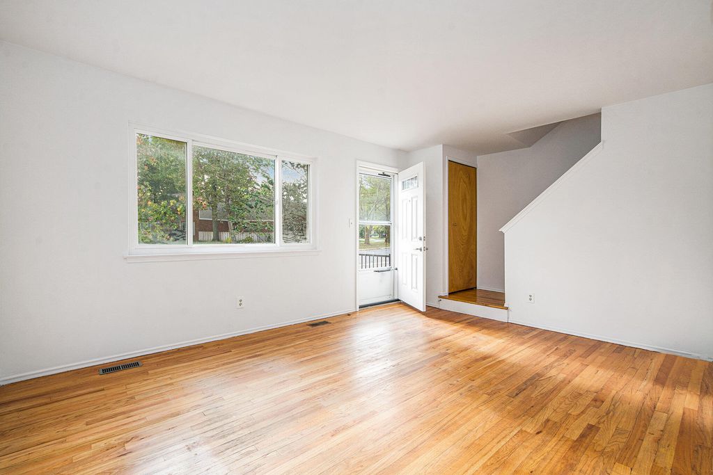 Photo of 3351 Williamsburg Road, Ann Arbor, MI 48104 (MLS # 26005159)