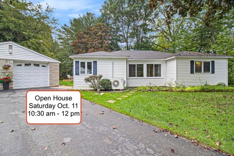 Photo of 1540 N Lakeshore Drive, Ludington, MI 49431 (MLS # 25048585)