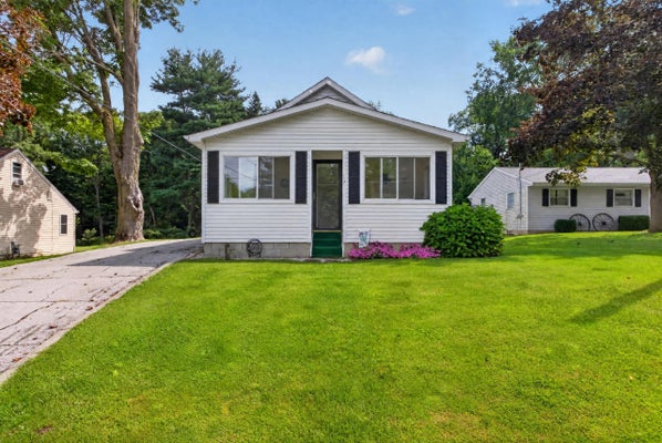 131 N CONCORD ST, CONCORD, MI 49237 - Image aea64eebee8e2c724eca3b908053efab/4155687255