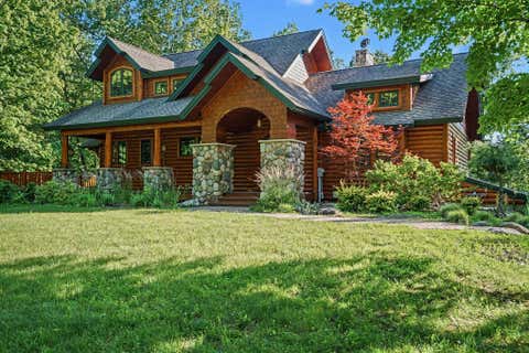 Photo for 48 Longmeadow Lane