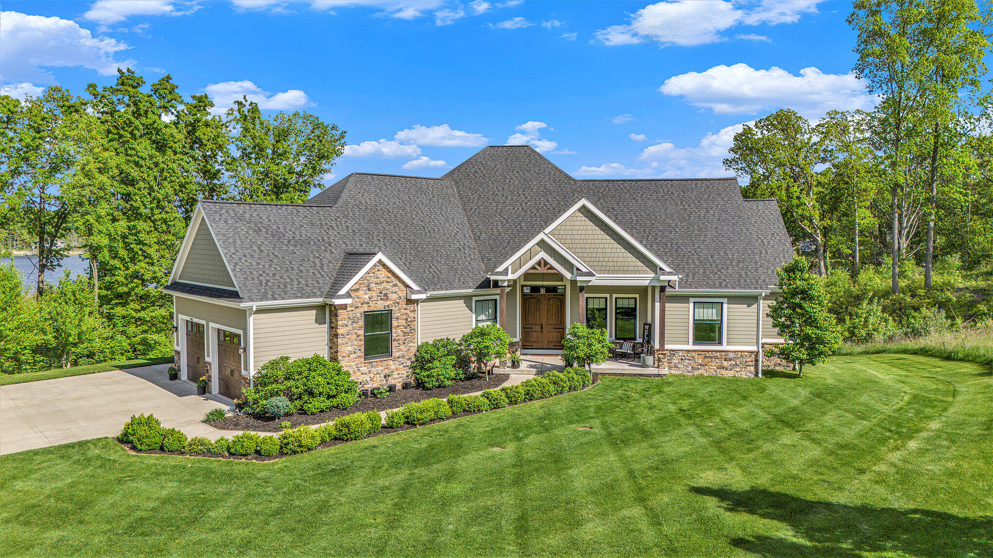 9482 Wabasis Pointe Drive NE