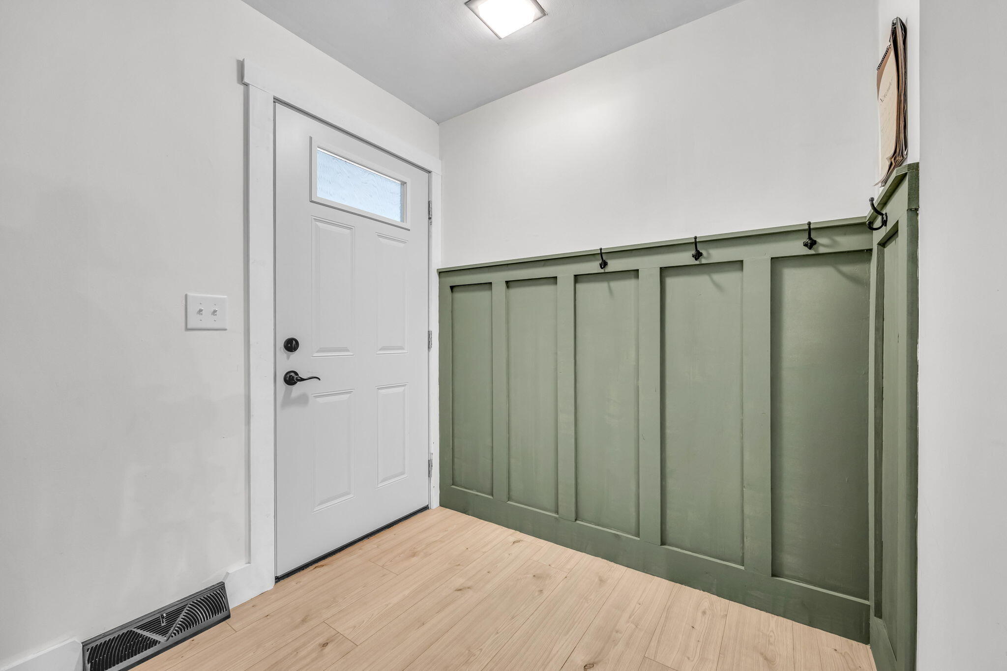 8128 Highland Trail