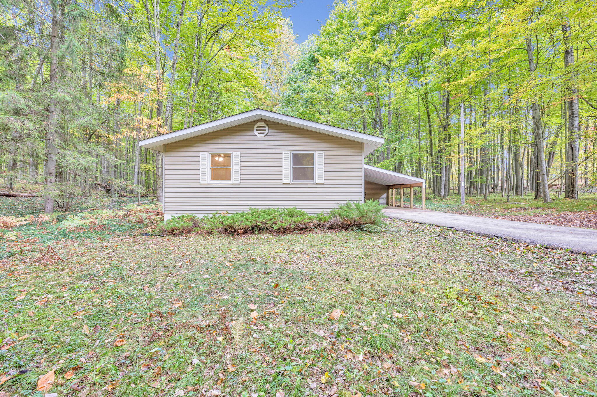 8128 Highland Trail