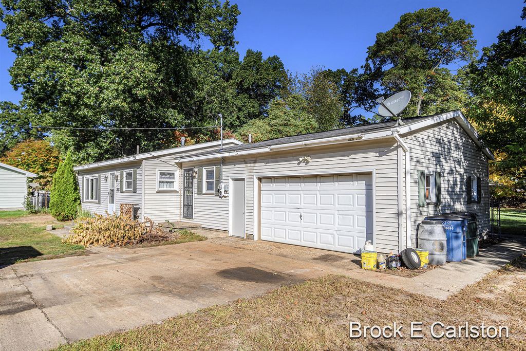 Photo of 1960 Nielwood Drive, Muskegon, MI 49445 (MLS # 25052119)