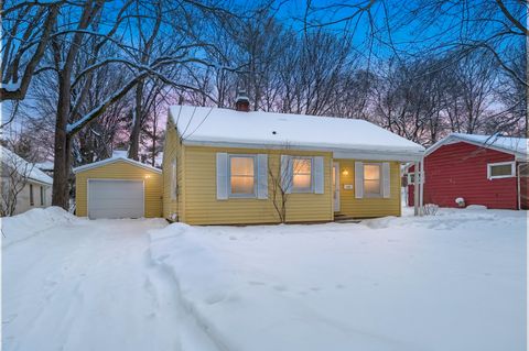 Photo of 518 Fletcher Avenue, Kalamazoo, MI 49006 (MLS # 26004556)