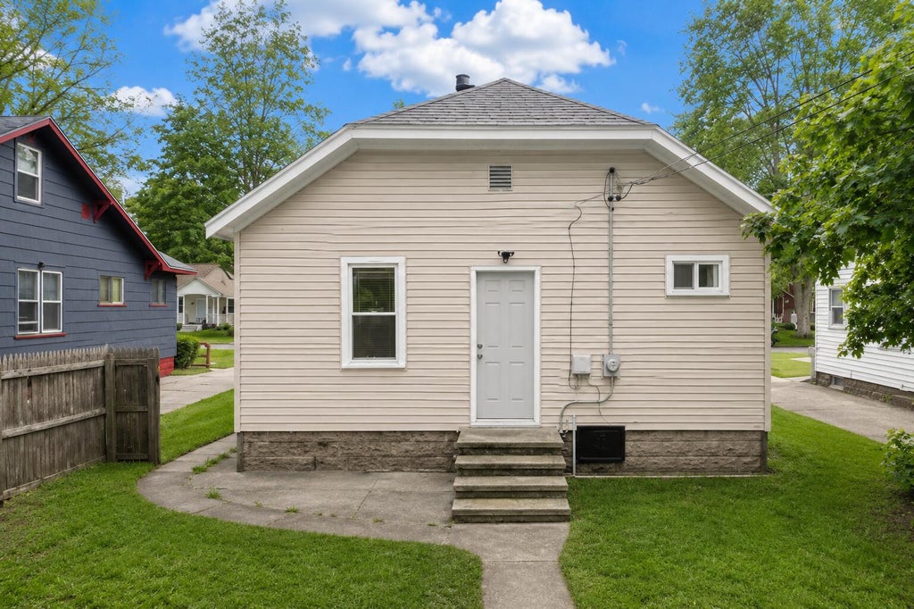Photo of 942 Ada Avenue, Muskegon, MI 49442 (MLS # 26046924)