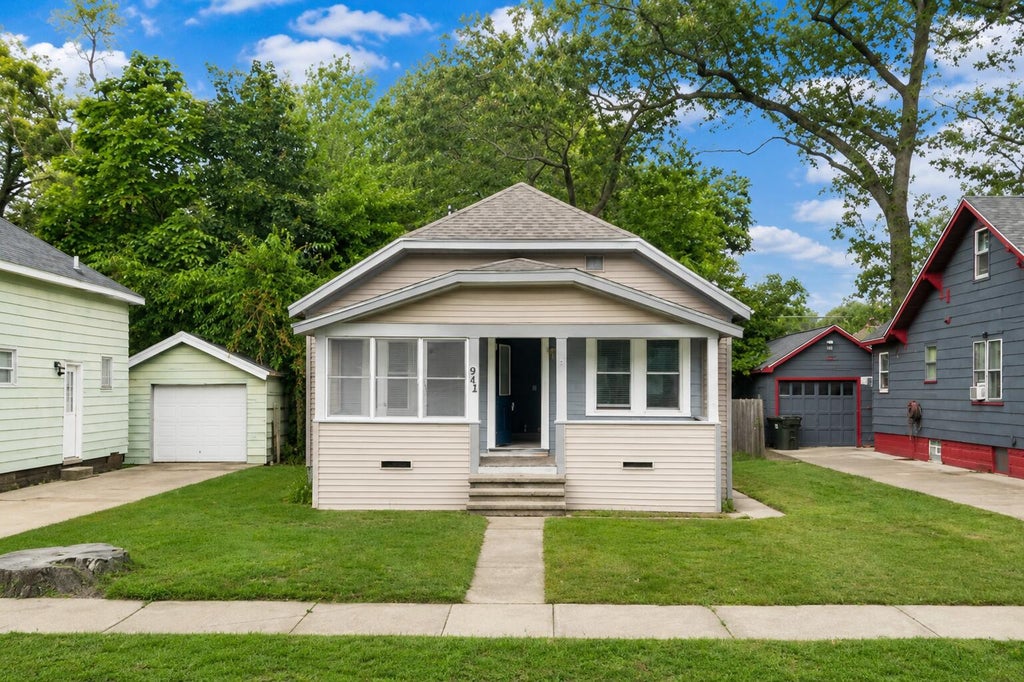 Photo of 942 Ada Avenue, Muskegon, MI 49442 (MLS # 26046924)
