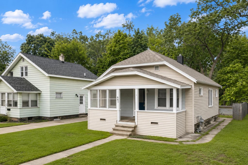 Photo of 942 Ada Avenue, Muskegon, MI 49442 (MLS # 26046924)