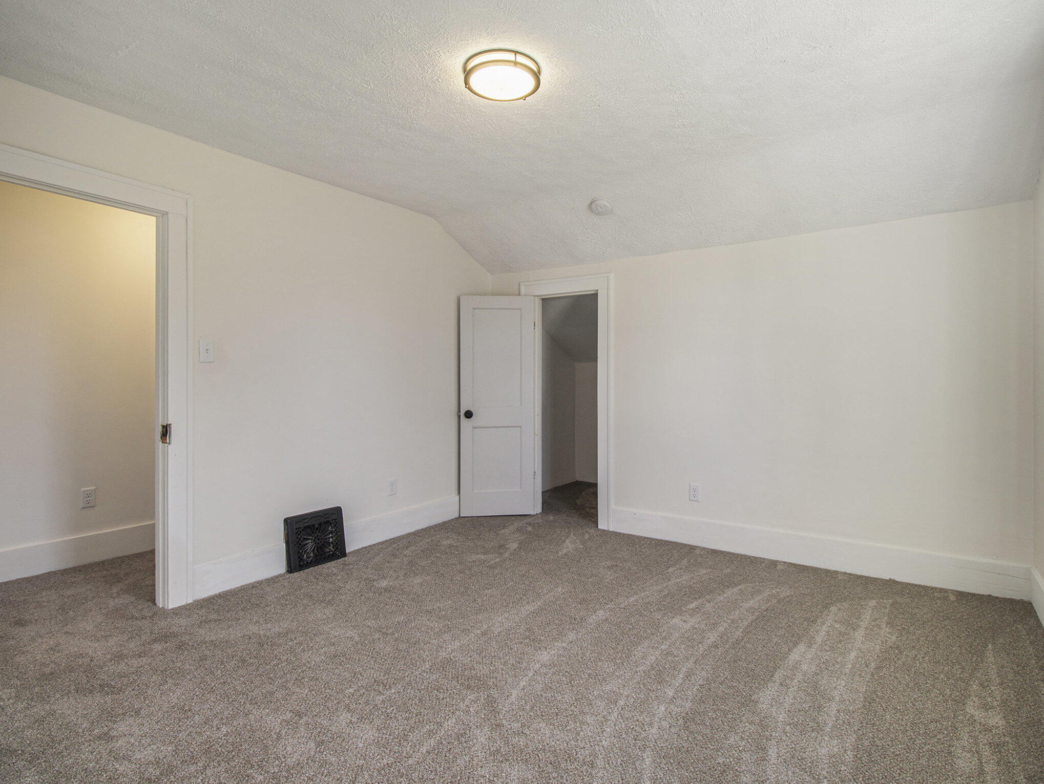 Sturgis, Michigan 49091, United States, 5 Bedrooms Bedrooms, ,1 BathroomBathrooms,Residential,Active,96643