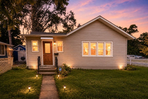 1112 HURD AVE, BENTON HARBOR, MI 49022 - Image b0275a7ed8bd1bfba0adea32b56b1d3e/1216200949
