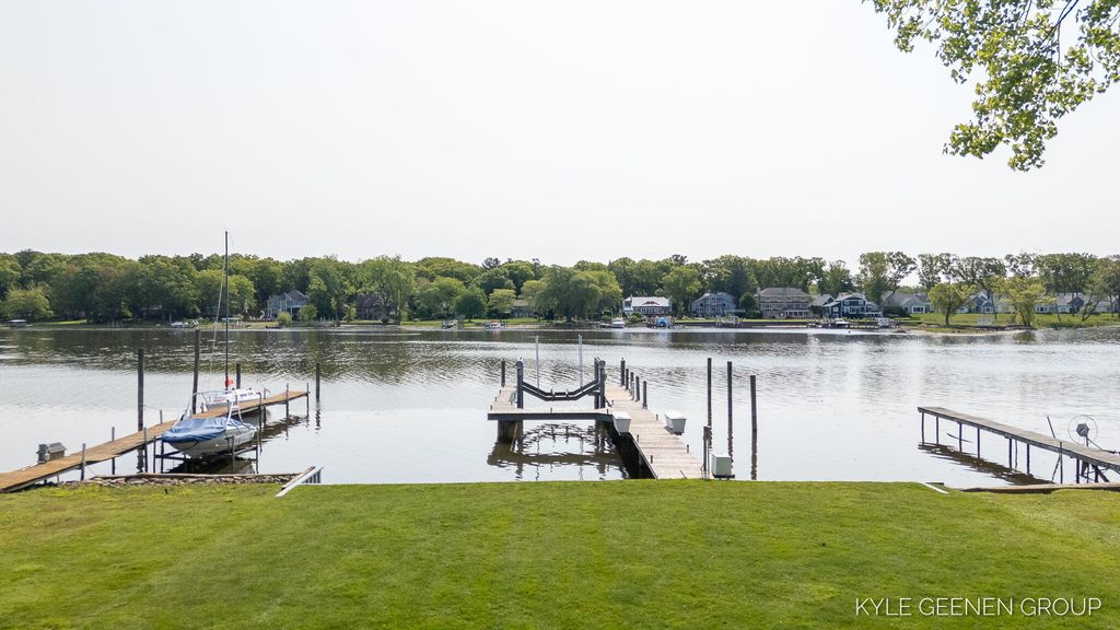 Photo of 945 N Baywood Drive, Holland, MI 49424 (MLS # 25026212)