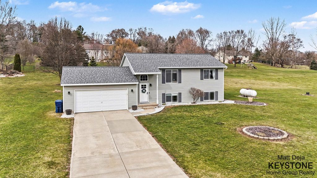 Photo of 3567 Jacobs Corner Road NE, Rockford, MI 49341 (MLS # 26011614)