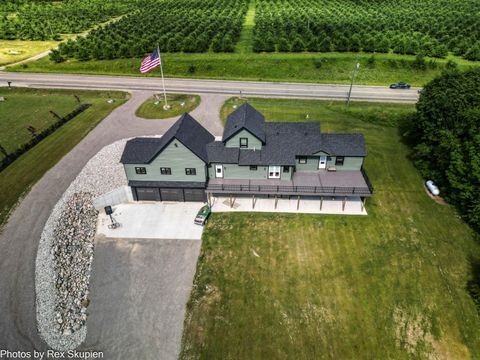 Photo of 17090 Kenowa Avenue, Kent City, MI 49330 (MLS # 25033255)