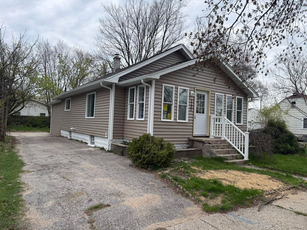 Photo of 1152 Kampenga Avenue, Muskegon, MI 49442 (MLS # 26018718)