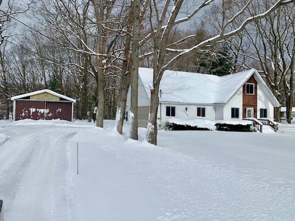 Photo of 6256 W Dewey Road, Ludington, MI 49431 (MLS # 26002965)