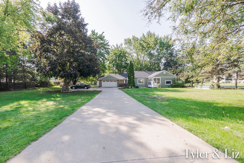 Photo of 490 James Street, Holland, MI 49424 (MLS # 25051138)