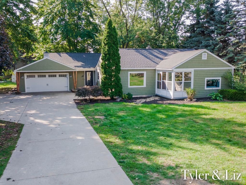 Photo of 490 James Street, Holland, MI 49424 (MLS # 25051138)
