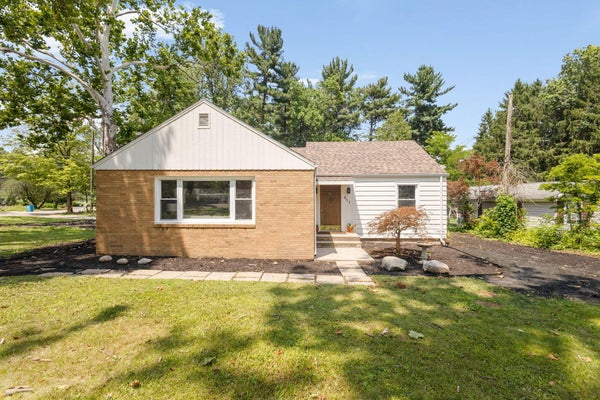 811 TOMAHAWK LN, NILES, MI 49120 - Image b0dbde0e88a3f7b9636687f1257be4e6/3878372394
