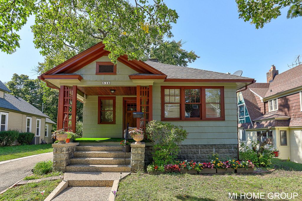 Photo of 536 College Avenue, Holland, MI 49423 (MLS # 25050618)