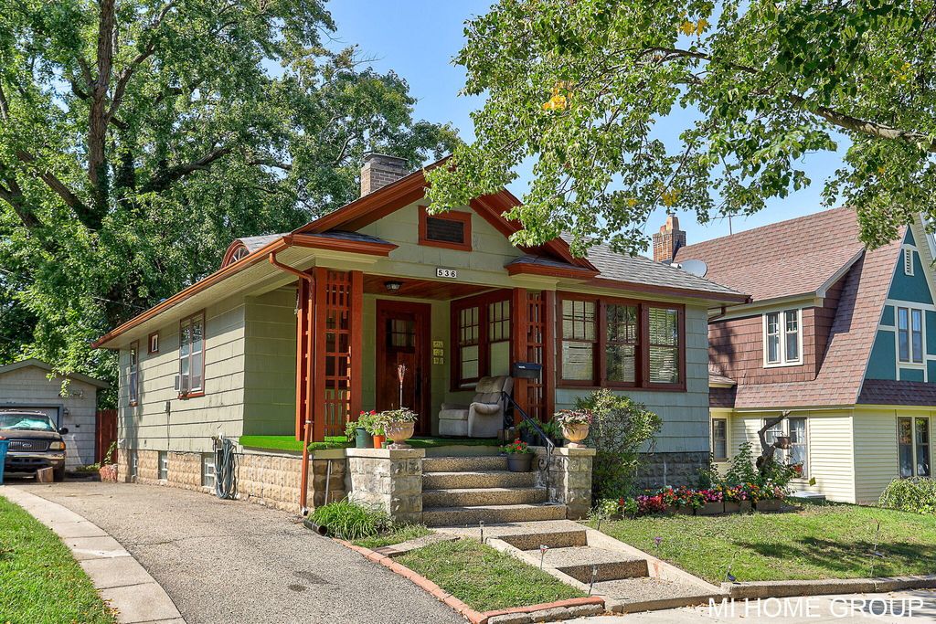 Photo of 536 College Avenue, Holland, MI 49423 (MLS # 25050618)